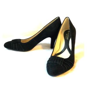 Naturalized 5N Comfort Suede Heels